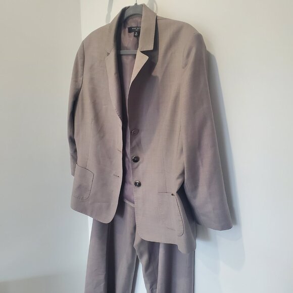 Nine West Light Grey Pant Suit with 3/4 Sleeves 16 - Picture 4 of 13